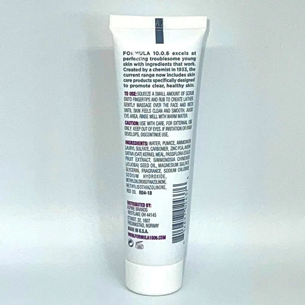 $8🌟 Formula 10.0.6 One Smooth Operator Pore Clearing Face Scrub - Picture 3 of 4
